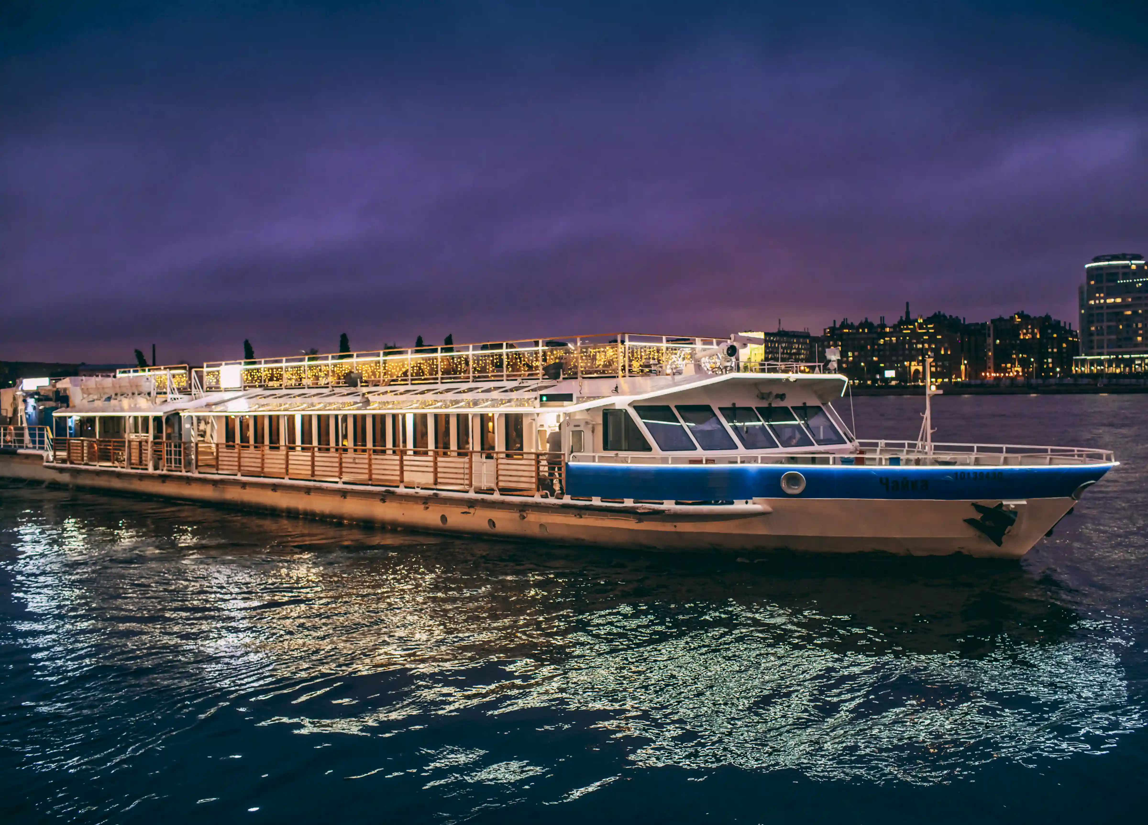 Аренда теплохода Чайка СПГ (Газпром) 